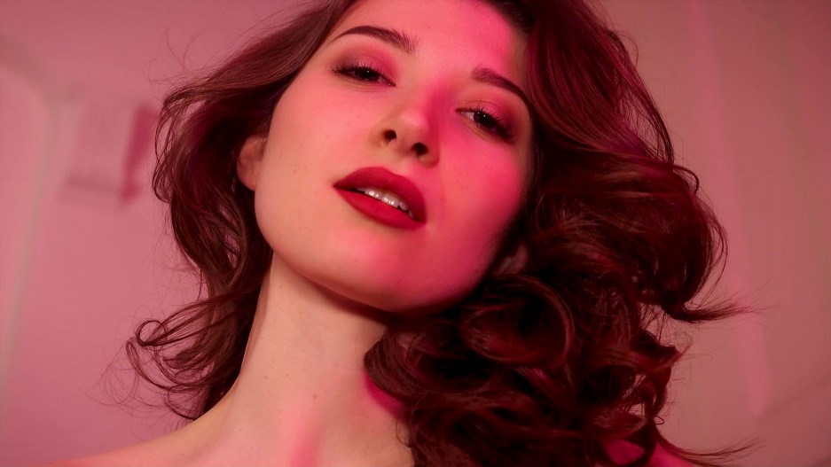 Eva de Vil – Eye Contact is Your Sex